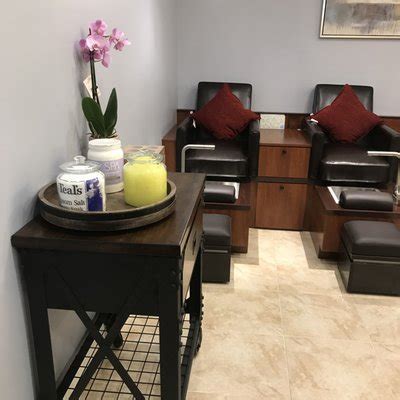 Luxotic nail bar - About Luxotic Nail Bar. Luxotic Nail Bar is located at 200 Linden St in Wellesley, Massachusetts 02482. Luxotic Nail Bar can be contacted via phone at 781-235-3333 for pricing, hours and directions.